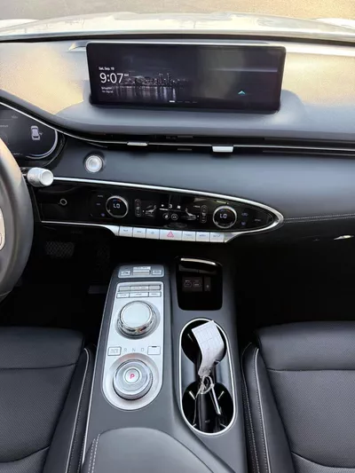 Genesis GV70 PRESTIGE Premium 2.5L 360 camera, panoramic-12