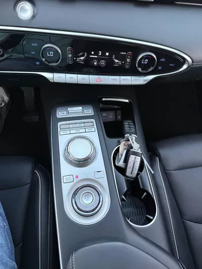 Genesis GV70 PRESTIGE Premium 2.5L 360 camera, panoramic-7