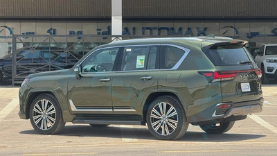 ( Only For Export ) 2026 Lexus LX 700h BH “Signature” 3.5TT V6 Hybrid AWD GCC BRAND NEW-4