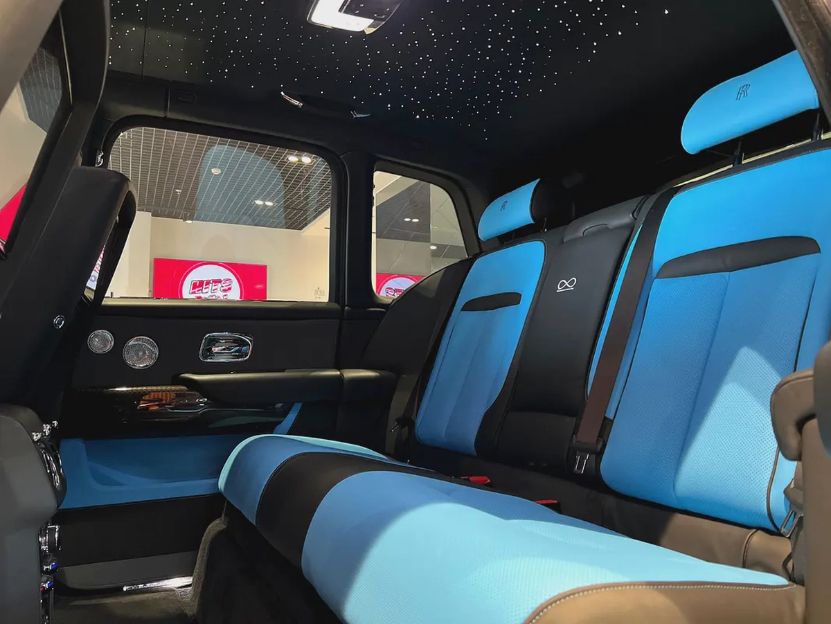 ROLLS ROYCE CULLINAN BLACK BADGE / 2021 / 34,348KMs ONLY / STARLIGHTS / MANSORY PACKAGE-6-6
