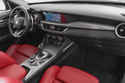 2,187 AED / 60 months | 0% DP | 2023 Alfa Romeo Stelvio Veloce Q4 / Alfa Romeo Warranty-9