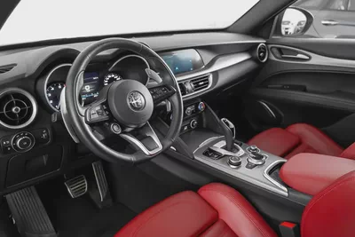 2,187 AED / 60 months | 0% DP | 2023 Alfa Romeo Stelvio Veloce Q4 / Alfa Romeo Warranty-5