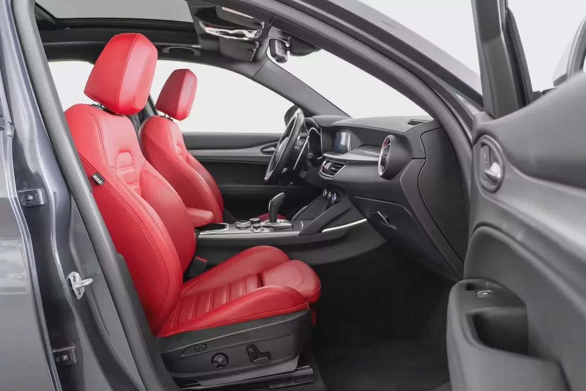 2,187 AED / 60 months | 0% DP | 2023 Alfa Romeo Stelvio Veloce Q4 / Alfa Romeo Warranty-6-6