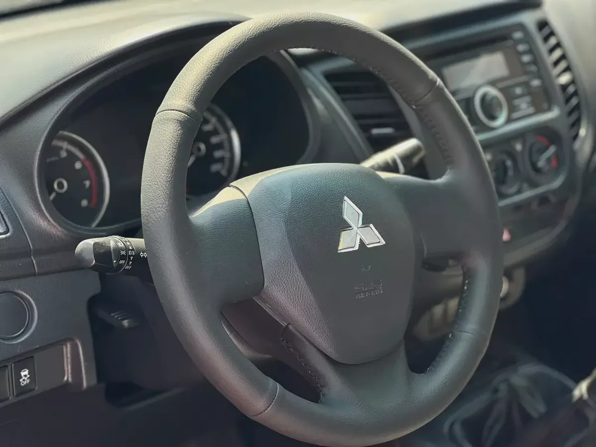 2020 Mitsubishi L200 | 4X4 | Manual | GCC | Ref#1177-14-14