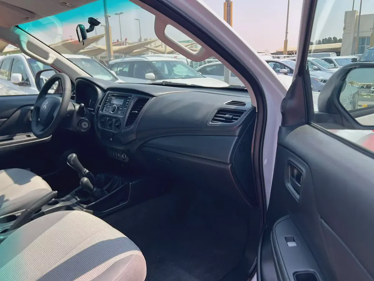 2020 Mitsubishi L200 | 4X4 | Manual | GCC | Ref#1177-8-8