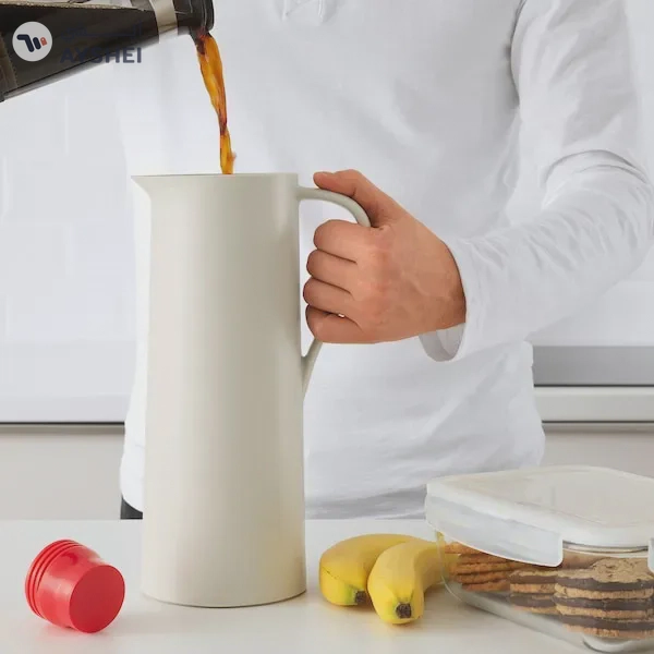 Stylish BEHÖVD Vacuum Flask - Beige & Red, 1 Liter