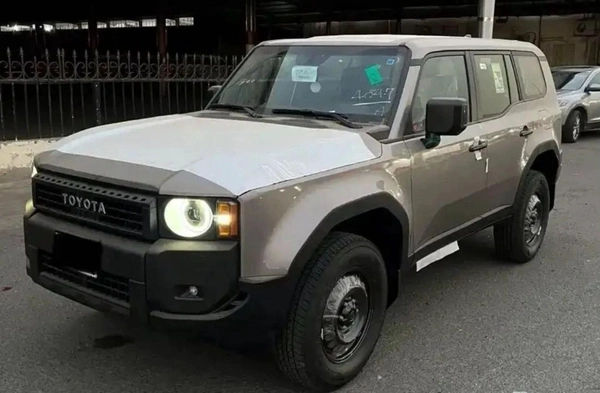 Toyota Prado 2.4L PETROL 2024 GCC
