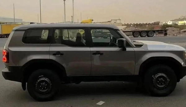 Toyota Prado 2.4L PETROL 2024 GCC