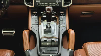 Porsche Cayenne S Platinum Edition 2018 GCC Full Service History-15