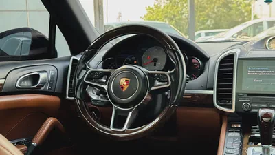 Porsche Cayenne S Platinum Edition 2018 GCC Full Service History-17