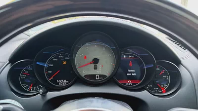 Porsche Cayenne S Platinum Edition 2018 GCC Full Service History-6