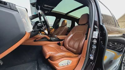 Porsche Cayenne S Platinum Edition 2018 GCC Full Service History-8