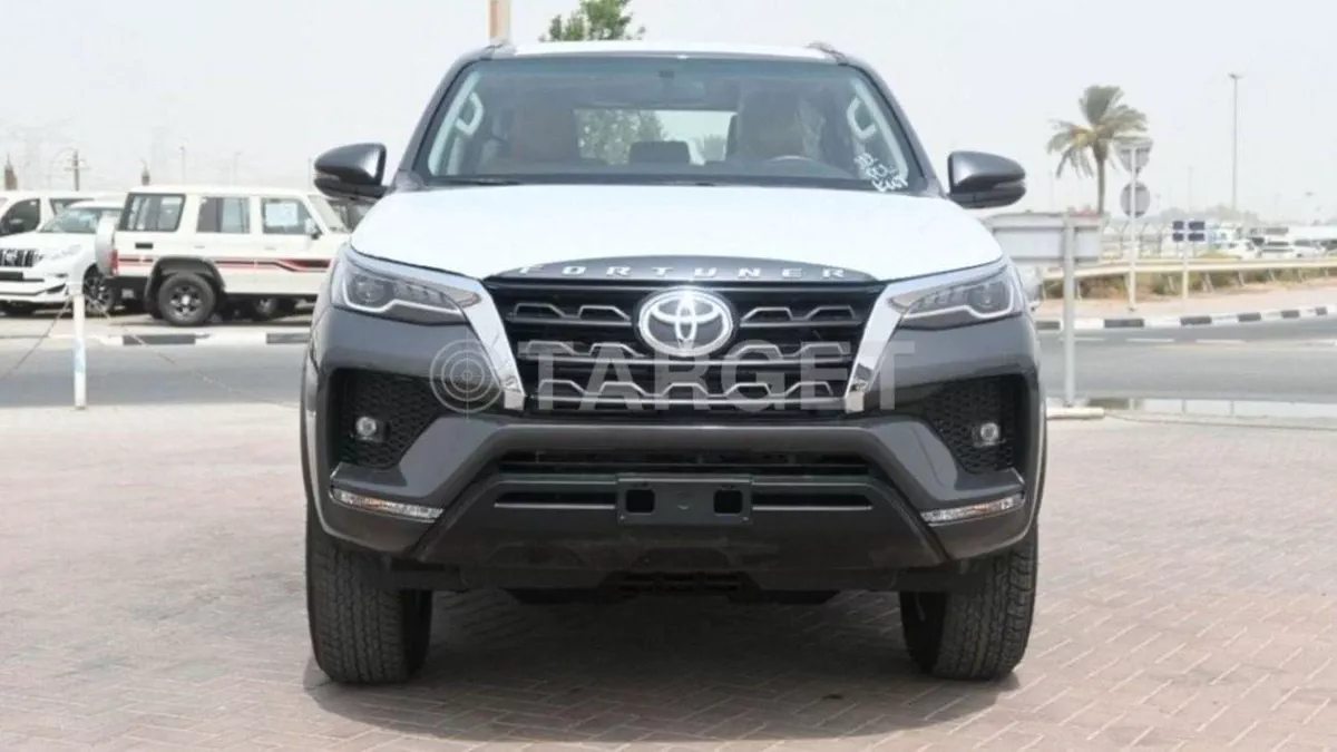 Toyota Fortuner EXR Toyota Fortuner 2.4L Diesel AT 4X4 2024-1-0