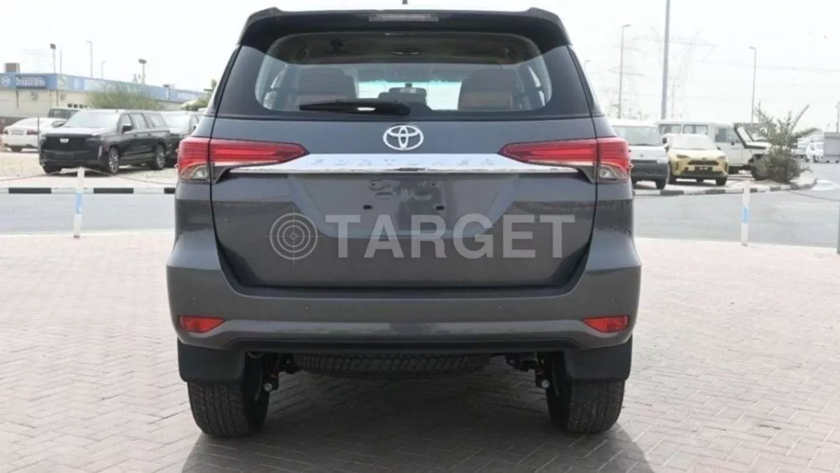 Toyota Fortuner EXR Toyota Fortuner 2.4L Diesel AT 4X4 2024-3-0