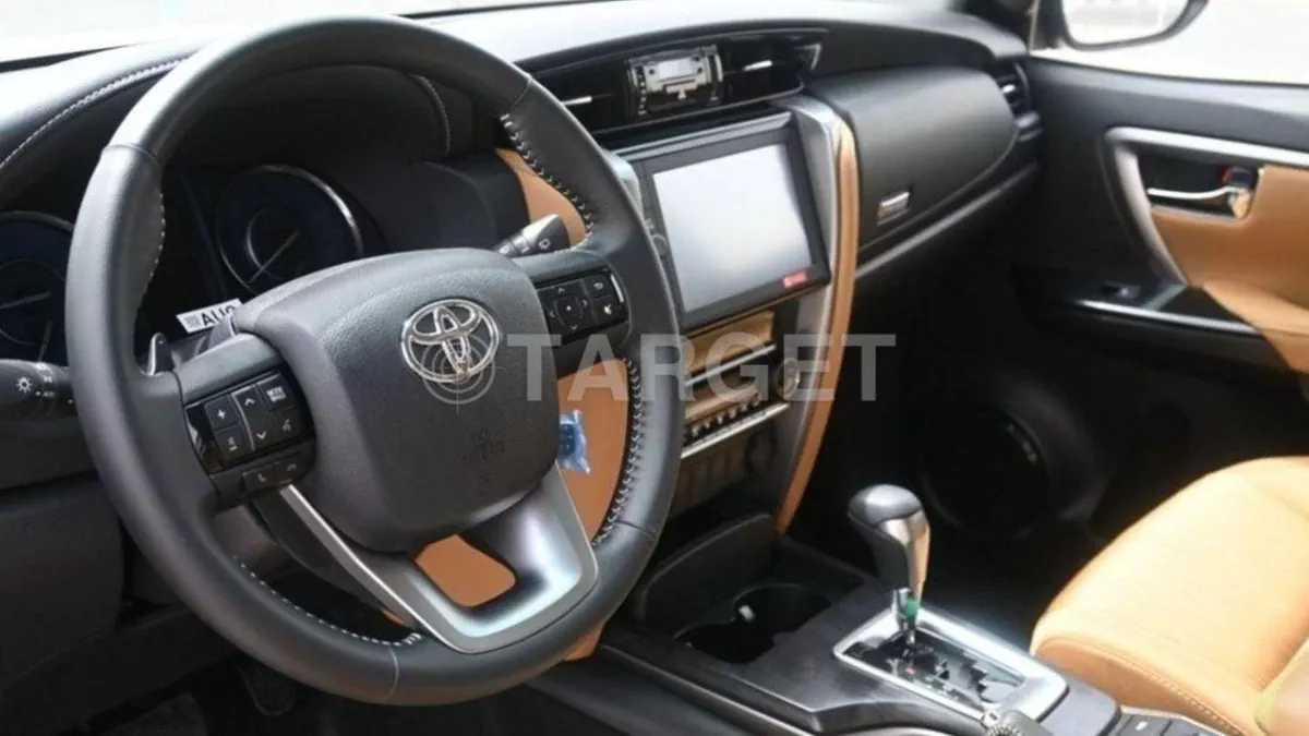 Toyota Fortuner EXR Toyota Fortuner 2.4L Diesel AT 4X4 2024-6-0