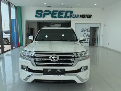 Pristine Toyota Land Cruiser VXR 2017 | GCC Specs | Low Mileage | Fully Loaded-3
