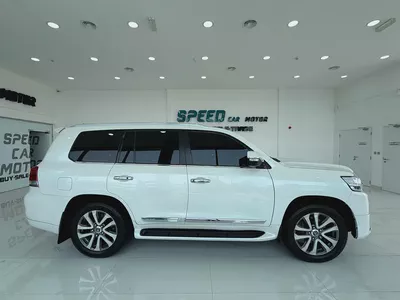 Pristine Toyota Land Cruiser VXR 2017 | GCC Specs | Low Mileage | Fully Loaded-5