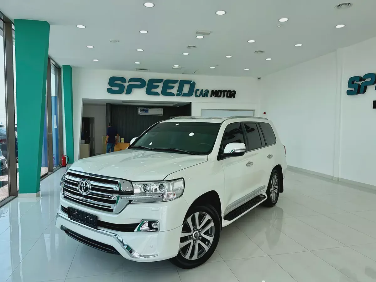 Pristine Toyota Land Cruiser VXR 2017 | GCC Specs | Low Mileage | Fully Loaded