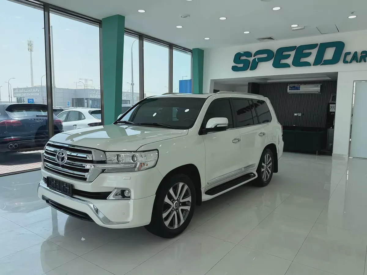 Pristine Toyota Land Cruiser VXR 2017 | GCC Specs | Low Mileage | Fully Loaded-4-4