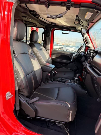 Jeep Wrangler Unlimited SPORT 2.0L A/T-13