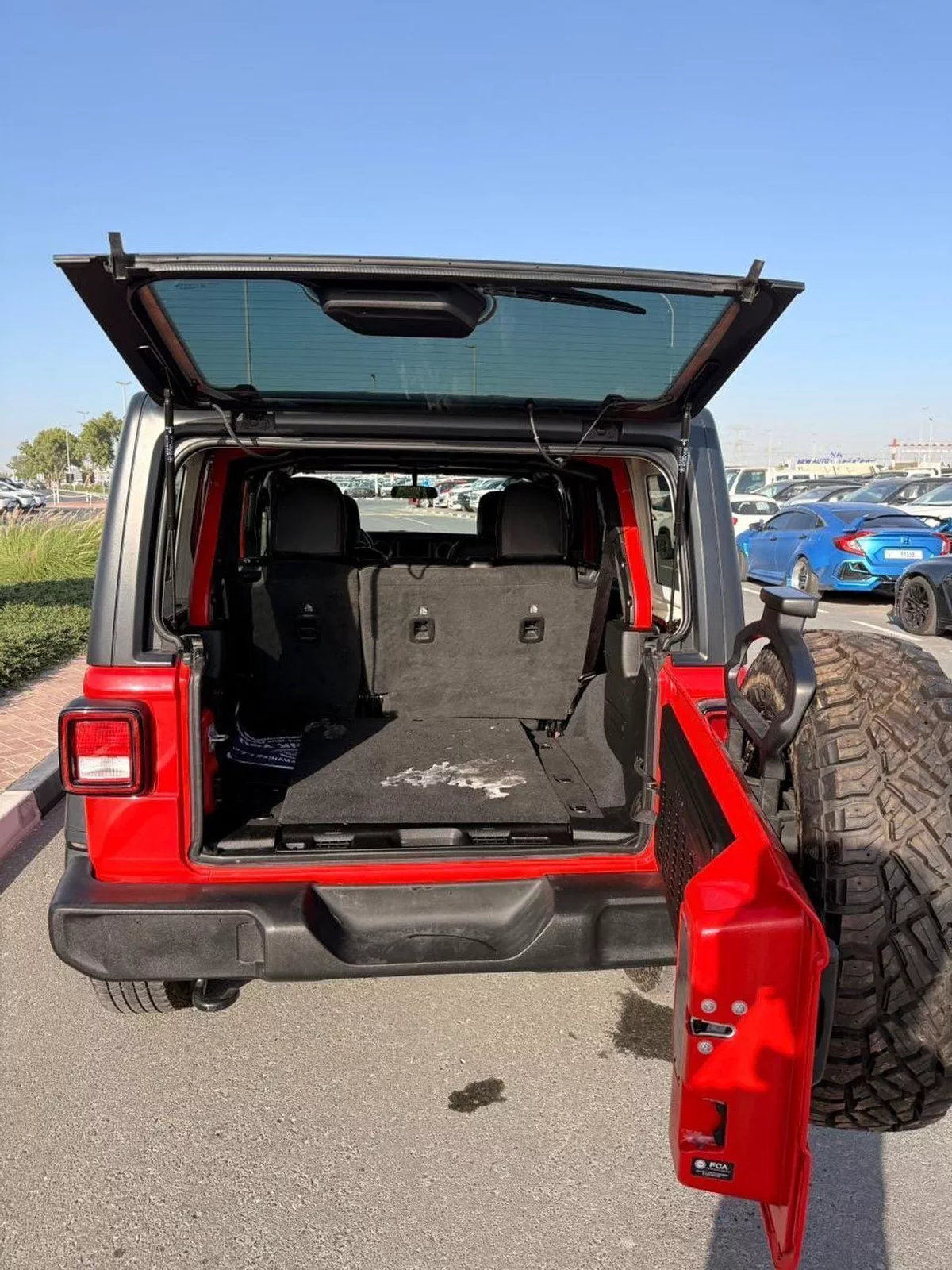 Jeep Wrangler Unlimited SPORT 2.0L A/T-19-0