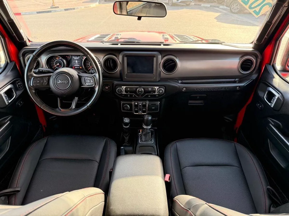 Jeep Wrangler Unlimited SPORT 2.0L A/T-4-0