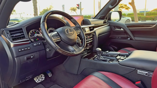 2019 Lexus LX570 Signature, GCC Specifications