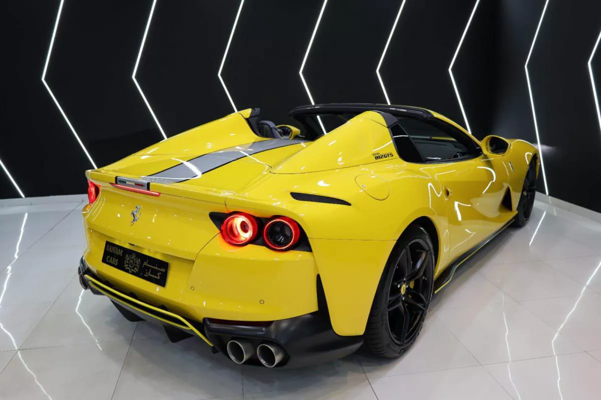 Ferrari 812 GTS-5-5