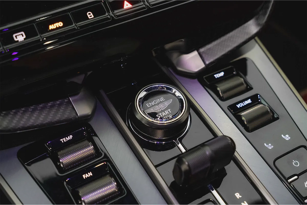 AED 28,985 / 60 months | 20% DP | 2025 Aston Martin Vanquish / FSH / Warranty-10-10