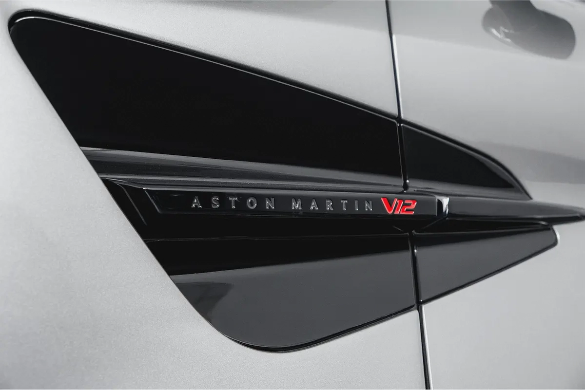 AED 28,985 / 60 months | 20% DP | 2025 Aston Martin Vanquish / FSH / Warranty-16-16