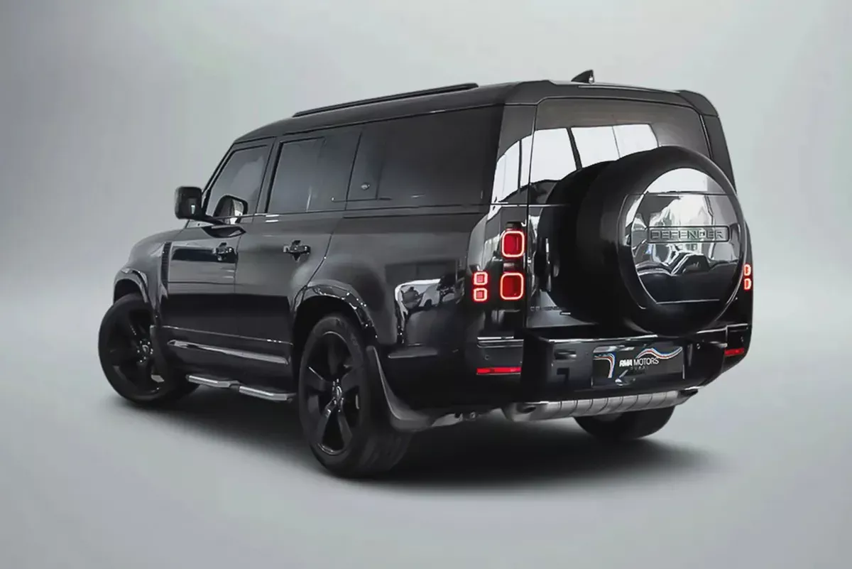 AED 4,929 / 60 months | 0% DP | 2023 Land Rover Defender 130 P400 HSE / Agency Warranty-1-1