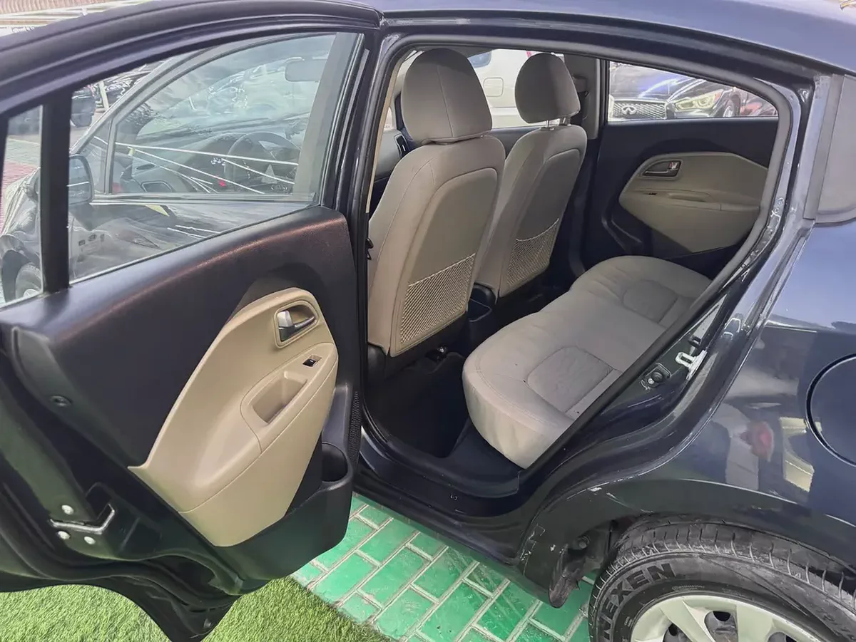 KIA RIO-11-11
