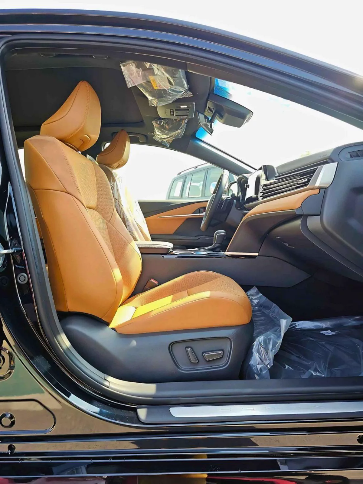 Toyota Camry GLE || 2.5L PETROL / RADAR / PANORAMIC ROOF / LEATHER WITH PWR SEATS (CODE # CGLER)-10-0