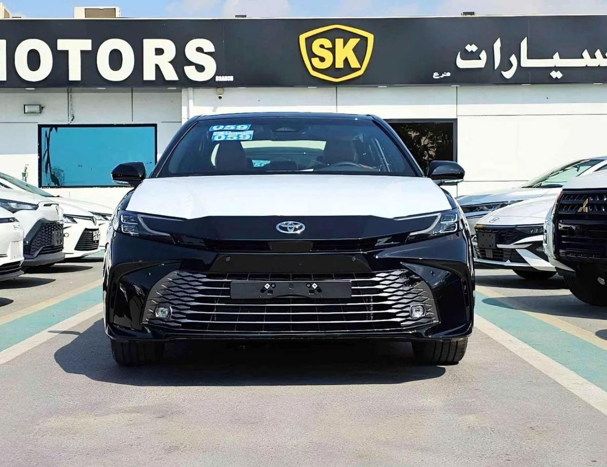 Toyota Camry GLE || 2.5L PETROL / RADAR / PANORAMIC ROOF / LEATHER WITH PWR SEATS (CODE # CGLER)-1-0