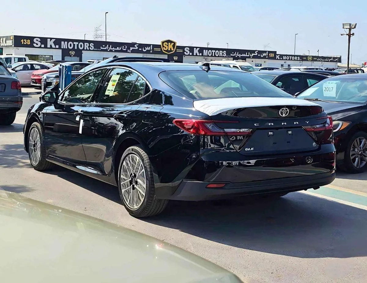 Toyota Camry GLE || 2.5L PETROL / RADAR / PANORAMIC ROOF / LEATHER WITH PWR SEATS (CODE # CGLER)-5-0