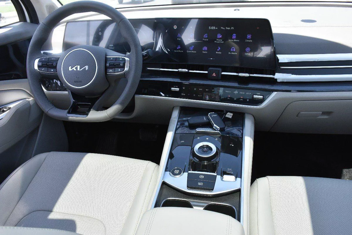 SPORTAGE LOADED 2024 | WHITE-19-19