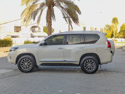 Toyota Prado VXR 2018 - GCC Specs - Accident Free - Excellent Condition-17