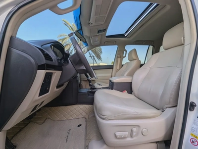 Toyota Prado VXR 2018 - GCC Specs - Accident Free - Excellent Condition-5