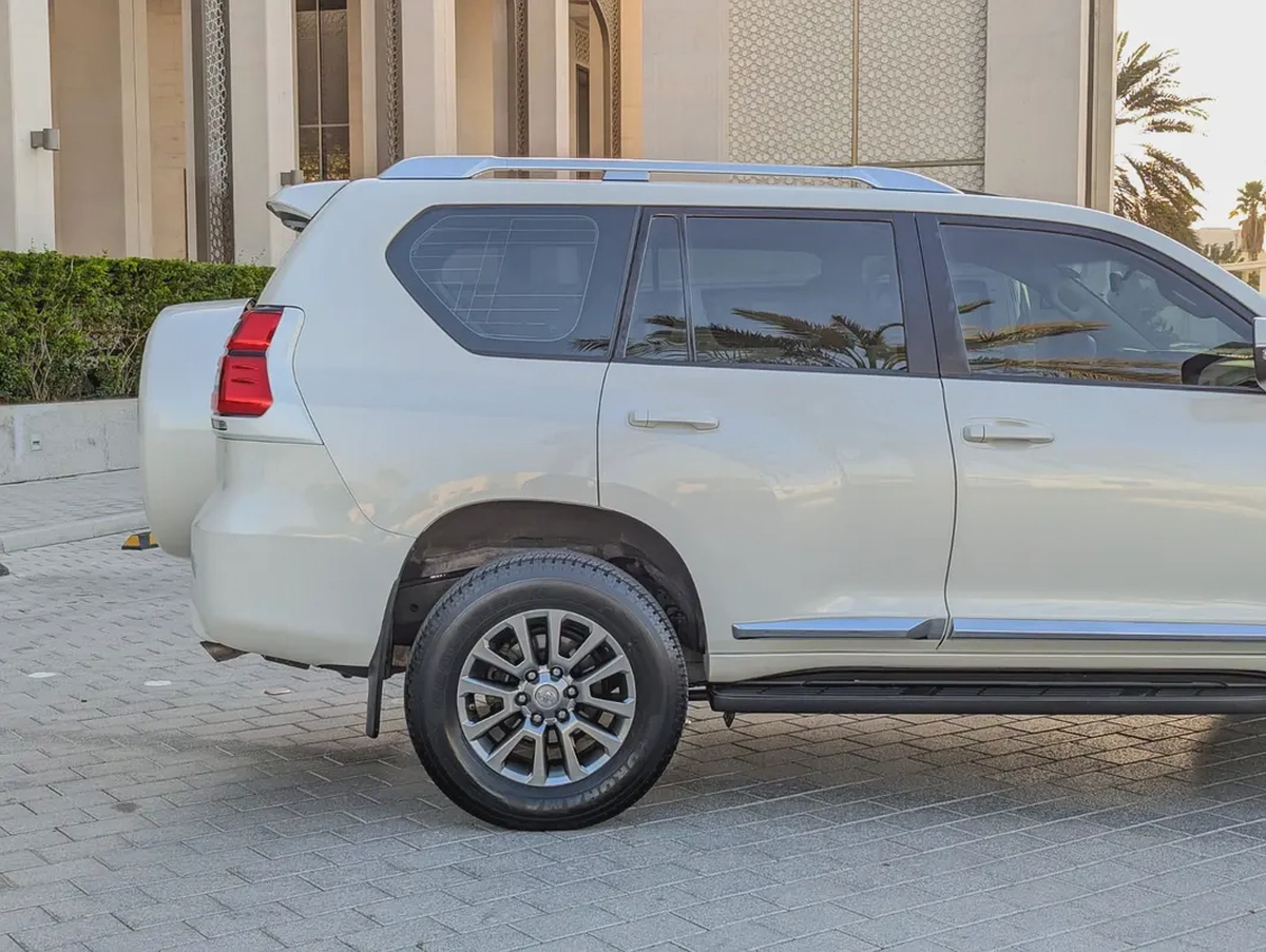 Toyota Prado VXR 2018 - GCC Specs - Accident Free - Excellent Condition