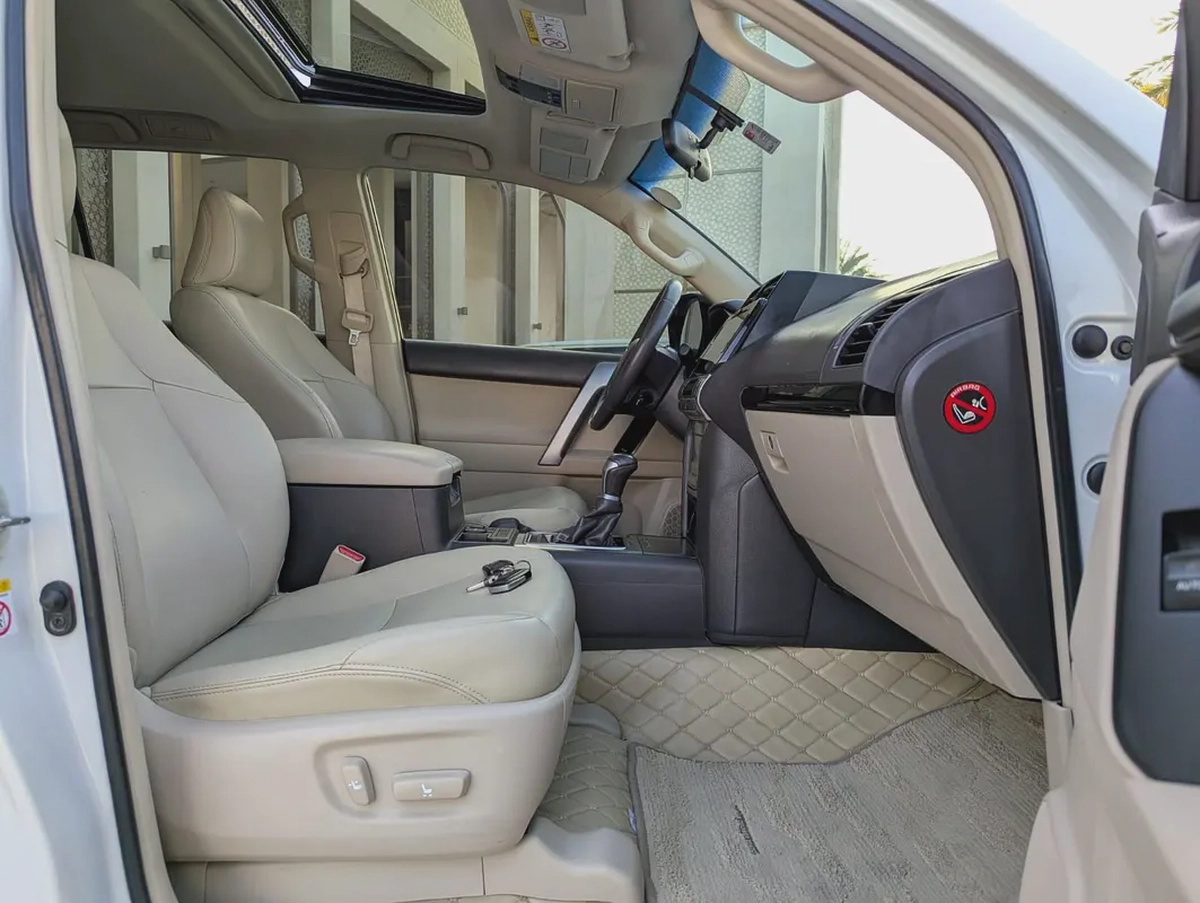 Toyota Prado VXR 2018 - GCC Specs - Accident Free - Excellent Condition