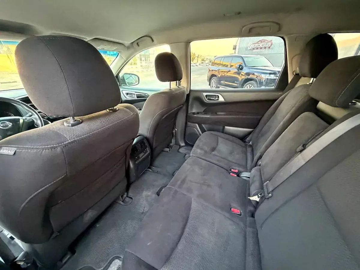 Nissan Pathfinder SV GCC Specs-4-0
