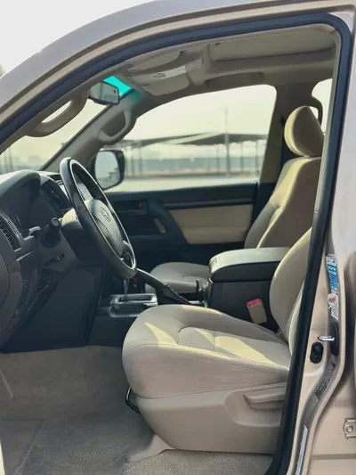 Toyota Land Cruiser GXR 2010 | GCC Specs | V6 Engine-6