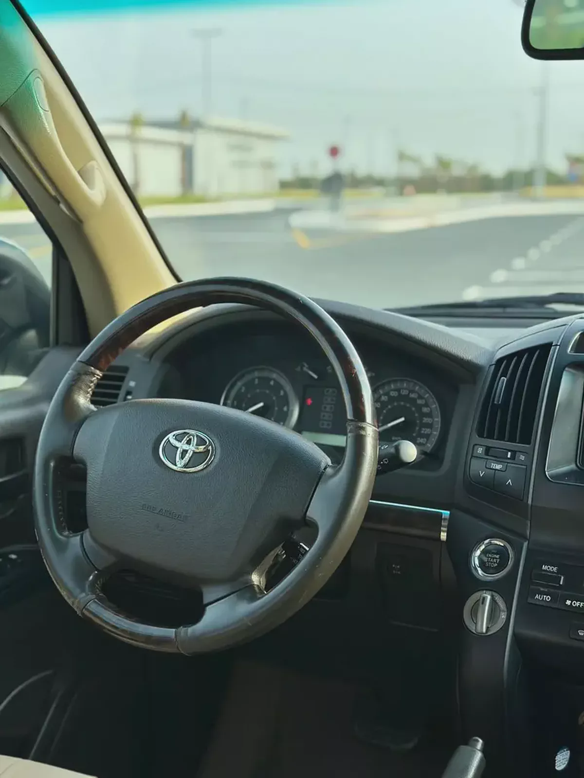 Toyota Land Cruiser GXR 2010 | GCC Specs | V6 Engine-9-9