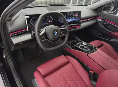 Exclusive offer | LOW Mileage | GCC | Luxury Sedan | AGMC Warranty 2028 | AGMC Service 2028-9