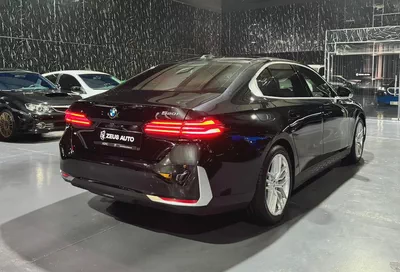 Exclusive offer | LOW Mileage | GCC | Luxury Sedan | AGMC Warranty 2028 | AGMC Service 2028-3
