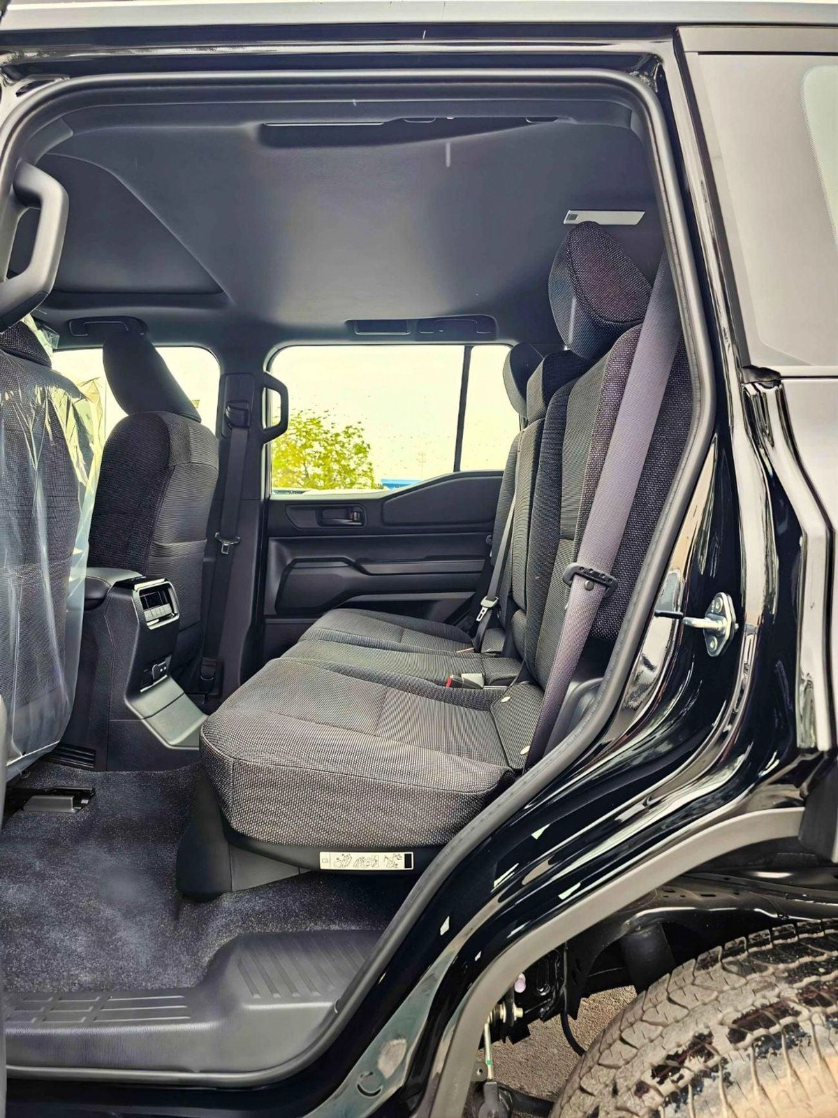 Toyota Prado VXR TURBO ALL ROUNDER / 2.8L DIESEL V4 / DIFFLOCK / SUNROOF / COOL BOX (CODE # P28AR2)-11-0
