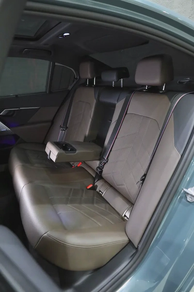 2025 BMW 520i M-Kit GCC Specs - Like New!-14