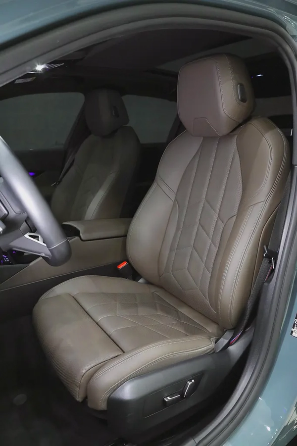 2025 BMW 520i M-Kit GCC Specs - Like New!