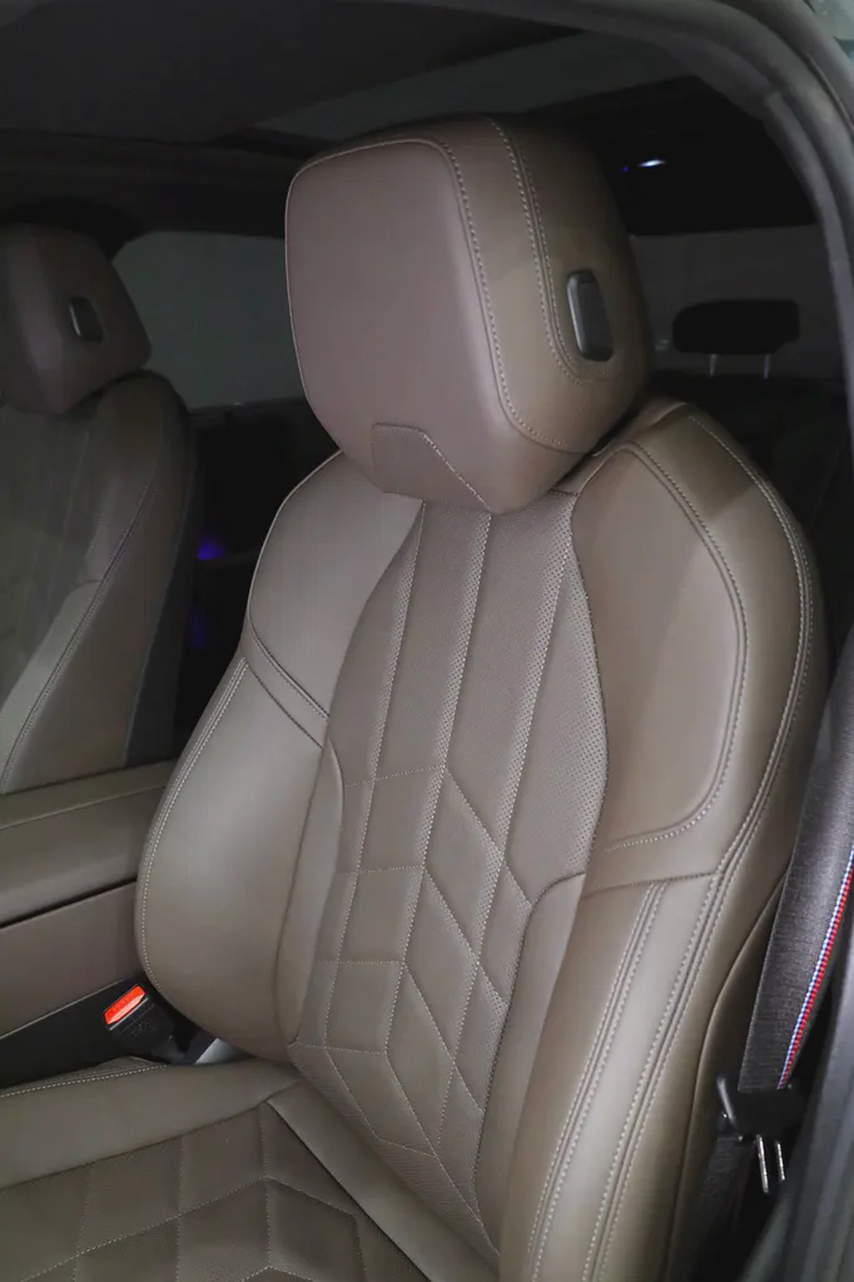 2025 BMW 520i M-Kit GCC Specs - Like New!-9-9