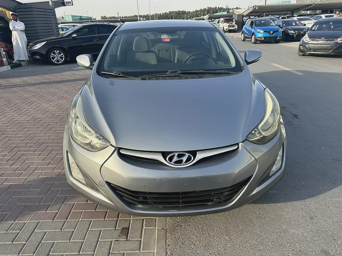Hyundai Elantra 2016 gary color GCC alen car